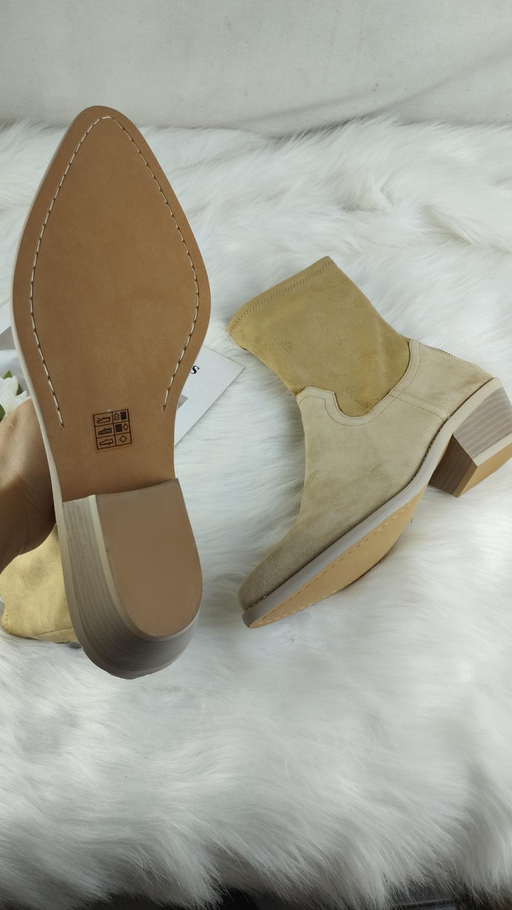 Boot da lộn DKNY